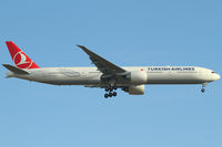 TC-JJE @ VIE - Turkish Airlines - by Roman Reiner
