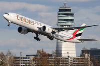 A6-ECT @ VIE - Emirates - by Chris Jilli
