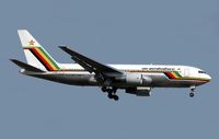 Z-WPF @ EGKK - Gatwick for RNY. 08,  September 2005