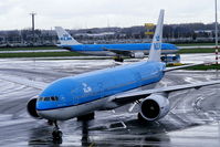 PH-BQL @ EHAM - KLM Royal Dutch Airlines - by Chris Hall