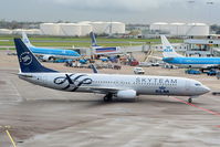 PH-BXO @ EHAM - KLM Royal Dutch Airlines in Skyteam scheme - by Chris Hall