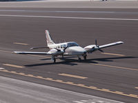 N686HF @ KSMO - N686HF taxiing - by Torsten Hoff