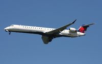 N927XJ @ DTW - Delta Connection CRJ900 - by Florida Metal