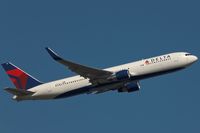 N187DN @ EDDF - N187DN_1996 Boeing 767-332, c/n: 27582 - by Jerzy Maciaszek