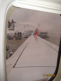 N925WN @ MDW - De-ice before a flight to Denver