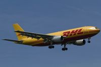 EI-OZC @ EDDF - on final RW07R
