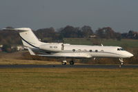 OE-ICH @ EGGW - Global Jet Austria G450 taxying to RW26 - by Chris Hall