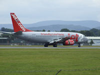 G-CELP @ EGPH - Jet2 Boeing 737-300 landing on runway 24 - by Mike stanners