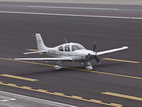 N762CR @ KSMO - N762CR taxiing - by Torsten Hoff