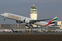 A6-ECJ @ VIE - Emirates
