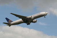 N78004 @ EBBR - Flight CO061 is taking off from RWY 07R