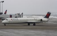 N918DL @ KMSP - MD-88