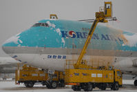 HL7437 @ LOWW - Korean Air Boeing 747-400 - by Dietmar Schreiber - VAP