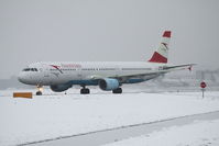 OE-LBD @ LOWI - AUA [OS] Austrian Airlines - by Delta Kilo