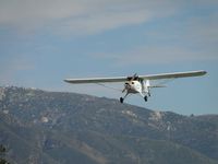N39928 @ CCB - Crossing Benson St and outer fence for landing - by Helicopterfriend