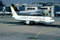 D-ABUW @ EDDF - Star Alliance special colours
