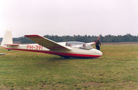 PH-391 @ EHTL - Terlet Gliding School - by Henk Geerlings