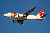 CS-TTF @ EGLL - CS-TTF   Airbus A319-111 [0837] TAP Air Portugal Home~G 29/12/2007 - by Ray Barber