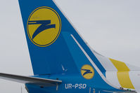 UR-PSD @ LOWS - Ukraine International 737-800 - by Andy Graf-VAP