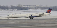 N605LR @ KMSP - Taxi for departure at MSP - by Todd Royer