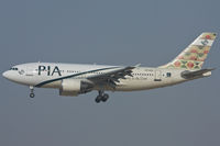 AP-BEU @ OMDB - Pakistan International Airlines - PIA - by Thomas Posch - VAP