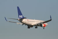 LN-TUM @ EBBR - Flight SK4743 is descending to RWY 02 - by Daniel Vanderauwera