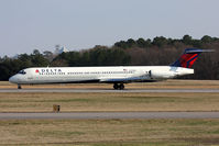 N906DL @ ORF - Delta Air Lines N906DL (FLT DAL1575) rolling out on RWY 5 after arrival from Hartsfield-Jackson Atlanta Int'l (KATL). - by Dean Heald