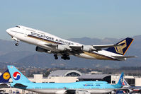 9V-SPE @ LAX - Singapore Airlines 9V-SPE departing RWY 25R en route to Narita Int'l (RJAA). - by Dean Heald