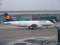 D-AIZD @ EIDW - Lufthansa - by Chris Hall