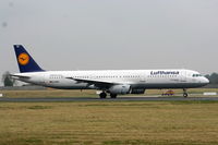 D-AISG @ EIDW - Lufthansa - by Chris Hall