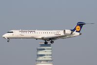 D-ACNB @ LOWW - Lufthansa CRJ700
