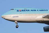 HL7439 @ LOWW - Korean Air Cargo 747-400