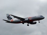 VH-VQM @ YMML - Jetstar A320 arrivig at Melbourne on a cloudy day.