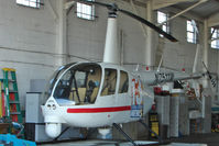 N7511W @ KORL - 2002 Robinson Helicopter R44, c/n: 1198