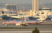N939AN @ KLAX - American Airlines Boeing 737-823, AAL263 on turning onto TWY P after arriving from KIAD. - by Mark Kalfas