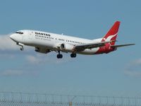VH-TJH @ YMML - QANTAS Boeing 737 Tango Juliet Hotel approaching runway 34 at Melbourne (Tullamarine)
