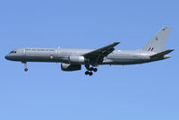 NZ7571 @ VIE - New Zealand - Air Force Boeing 757-200 - by Thomas Ramgraber-VAP