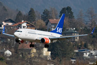 LN-RNW @ LOWI - Scandinavian Airlines 737-700 - by Andy Graf-VAP