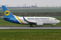 UR-GAK @ VIE - Ukraine International - by Chris Jilli