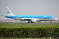 PH-EZE @ EHAM - KLM Cityhopper - by Jan Lefers