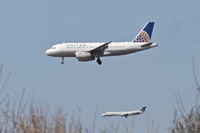 N853UA @ KORD - United Airlines Airbus A319-131, UAL672 arriving fro KBWI, RWY 27L KORD. - by Mark Kalfas