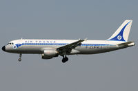 F-GFKJ @ VIE - Air France