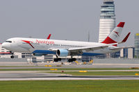 OE-LAW @ VIE - Austrian Airlines