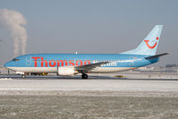 G-THON @ LOWS - Thomson 737-300