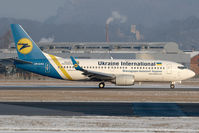 UR-GAQ @ LOWS - Ukraine International 737-300