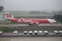 9M-XAB @ LFPO - Air Asia 'red2go' - by ghans