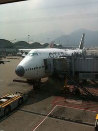 N117UA @ VHHH - boeing 747