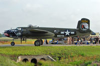 N5672V @ LAL - 1945 North American B-25J, c/n: 10847686 at 2011 Sun n fun - by Terry Fletcher