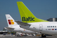 YL-BBS @ LOWW - Air Baltic Boeing 737-300 - by Dietmar Schreiber - VAP