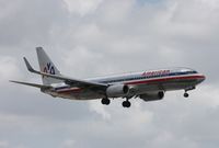 N935AN @ MIA - American 737-800 - by Florida Metal